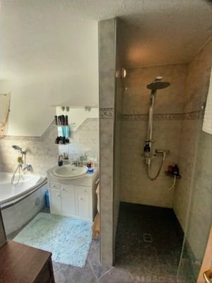 Badezimmer EG