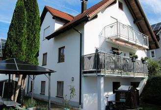Gartenseite zur Souterrain-Whg..JPG
