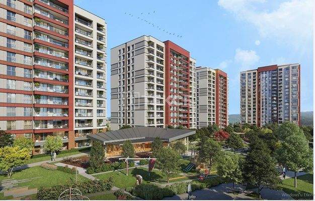 Apartments in Complex with Rich Landscaped Garden in İstanbul