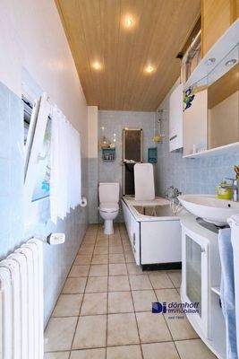 Badezimmer mit Wanne