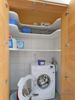 Waschmaschine im Wandschrank