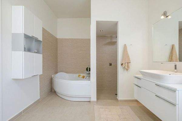 Kreta, Kokkino Chorio: Exotische Villa mit Panoramablick auf das Meer zu verkaufen