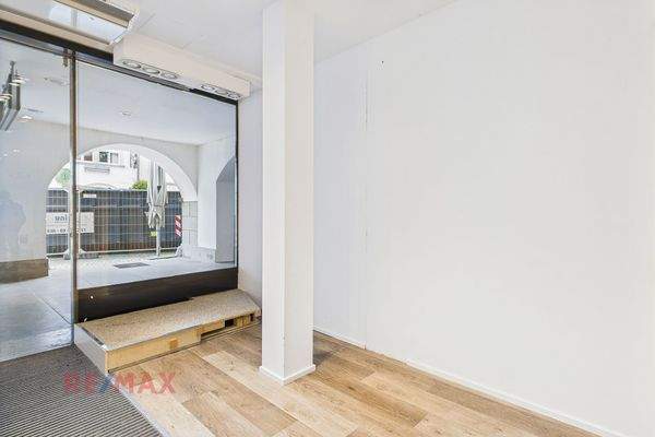 Verkaufsfläche/Eingang