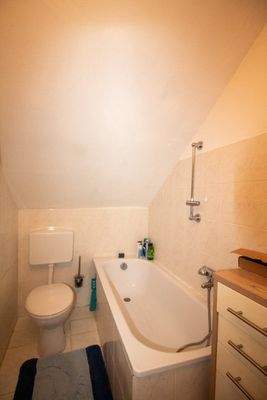 Badezimmer Vorderhaus DG