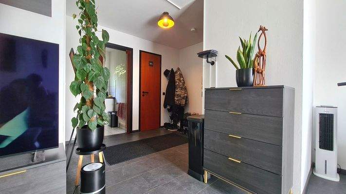 EH 3 - EG rechts - Blick in den Eingangsbereich