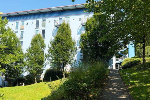 Fußweg zum Gebäude