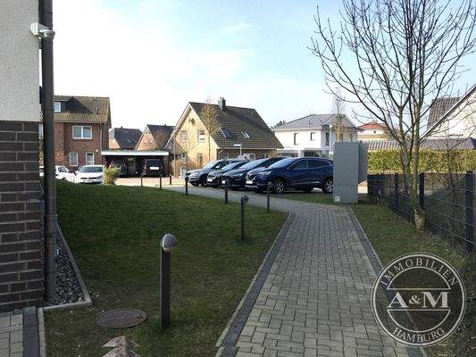 Weg zu den Stellplätzen