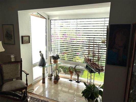 Großes Fenster im Esszimmer