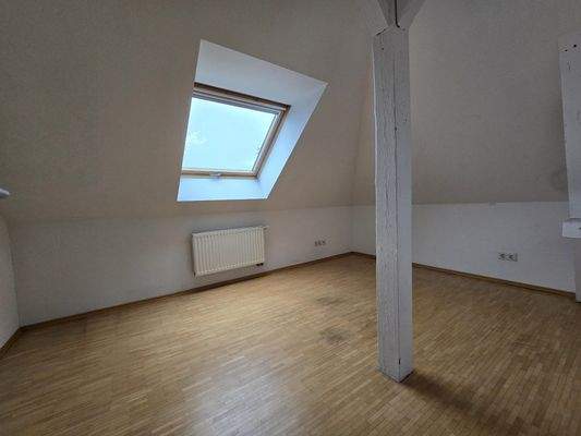 Radebeul- Rosenstr.7 DG Zimmer III