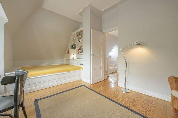 Kinderzimmer mit Einbauschrank