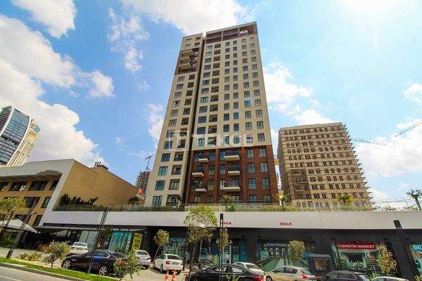 Flats Near the Metrobus Station in İstanbul Esenyurt