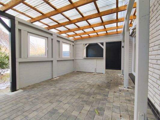 überdachte Terrasse