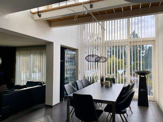 Esszimmer mit Wintergarten Galerie.JPG