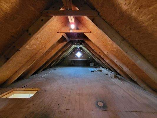 ausbaubarer Dachboden