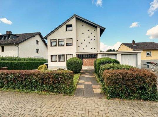 Frontalansicht- Verbessert - (KI generiert)