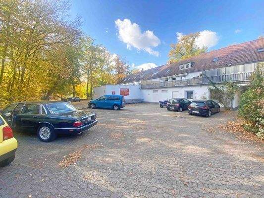 rechts oben Wohnungen mit Terrassen.jpg