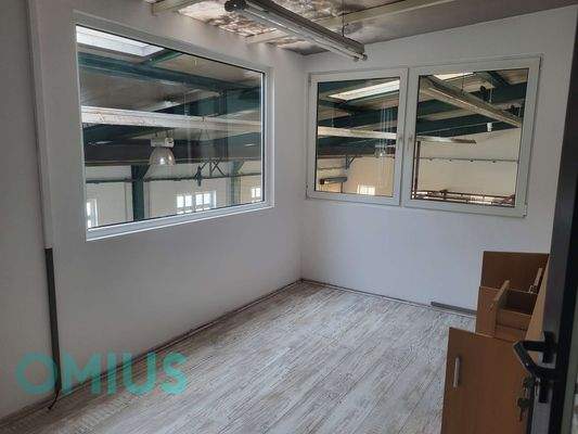 Produktionshalle Bild 11