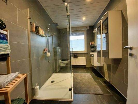 Tageslicht-Duschbad