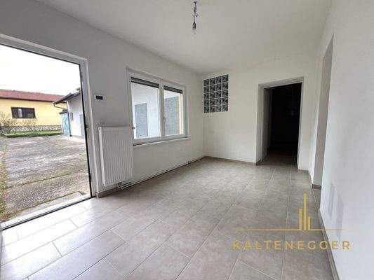 Vorzimmer vorderes Gebäude