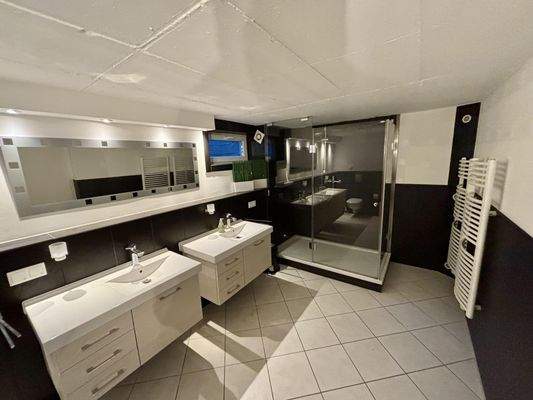 Badezimmer im Kellergeschoss