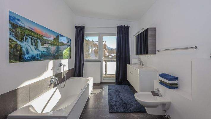 KITZIMMO-Exklusives Haus in sonniger Ruhelage kaufen - Immobilien Jochberg.