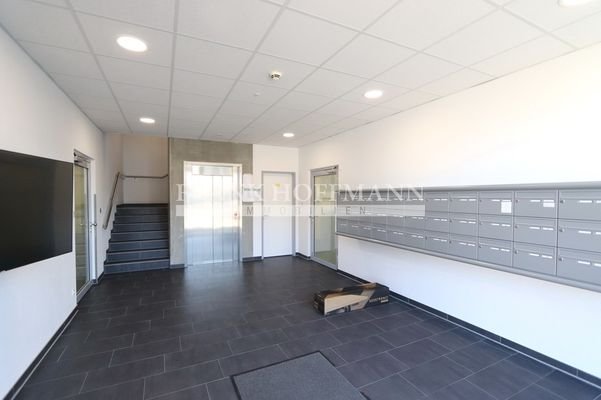 M2406-5 Treppenhaus Bürofläche 1.OG