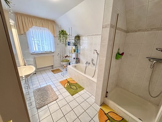 Badezimmer im Dachgeschoss