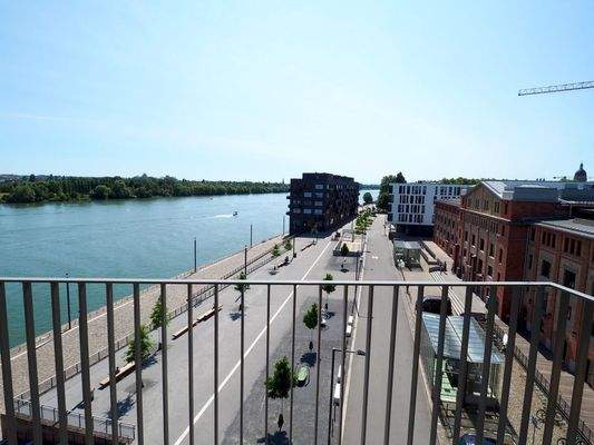 Blick vom Wohnzimmerbalkon