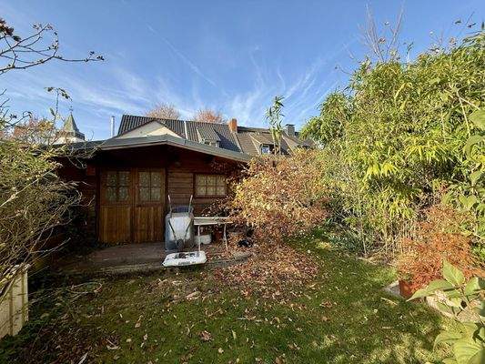 Gartenhaus im hinteren Bereich