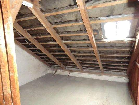 KH-9-2R-Dachbodenabteil