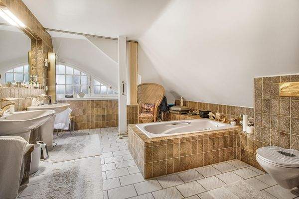 Bad en suite im Dachgeschoss