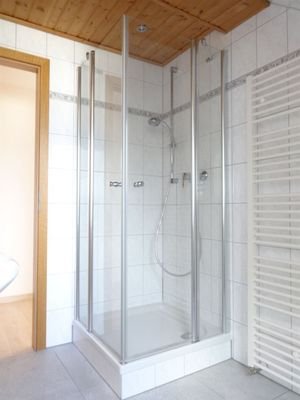 ... mit Dusche