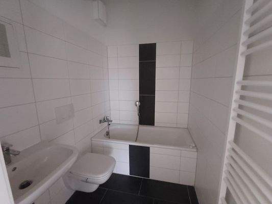 innenliegendes Bad mit Wanne