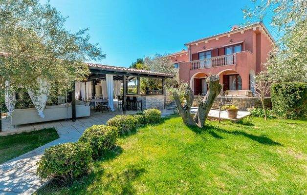 Der Garten führt bis zum Meer