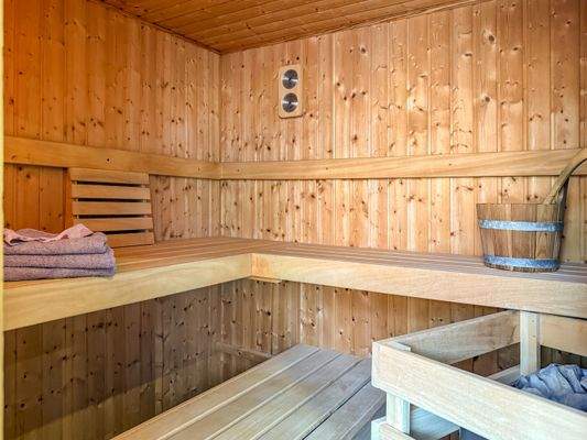11. Sauna für 2-3 Personen.jpg