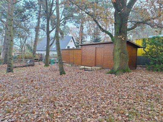 Grundstück mit Nebengelass