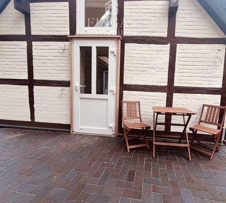 Terrasse + Eingang ins OG