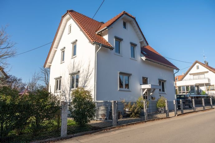 wunderschönes Einfamilienhaus mit Gewerbeeinheit (Laden) und großem Garten zum wohlfühlen