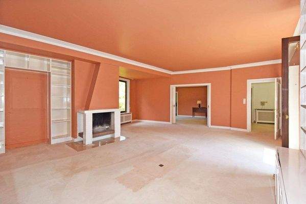 mit hochwertigen Einbauten