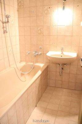 Bad mit Waschmaschinenanschluss