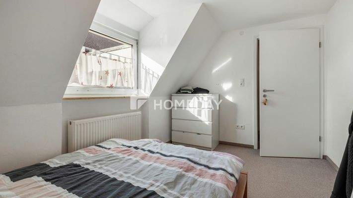 1. OG Schlafzimmer 2