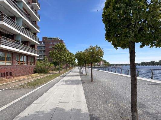 Promenade Rummelsburger Bucht