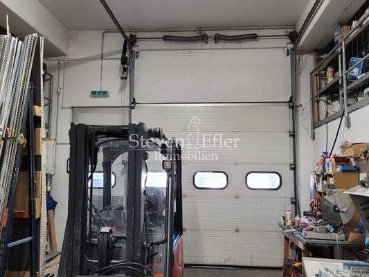 Rolltor Lagerfläche im Untergeschoss