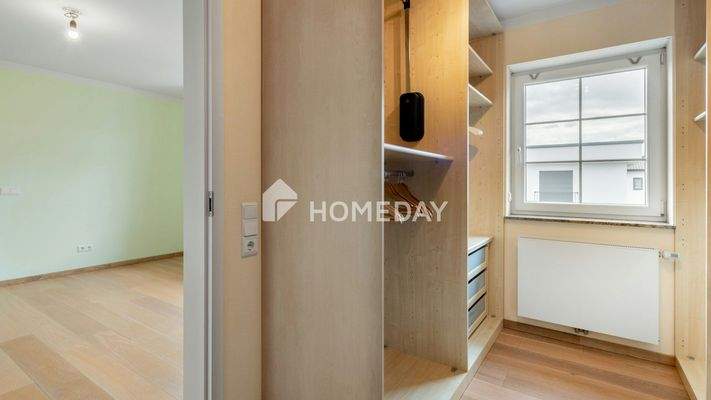 1. OG Ankleidezimmer 1