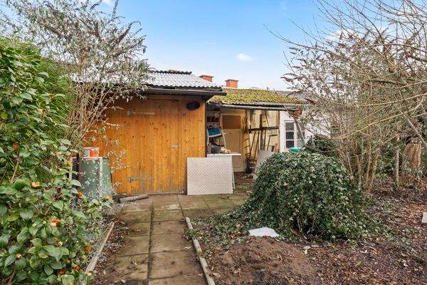 ... mit Gartenhaus ... 