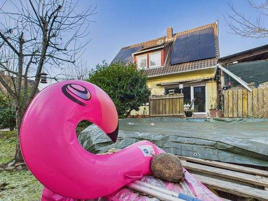 Gartenansicht mit Pool