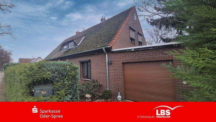 Straßenansicht Immobilie