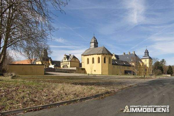 Zufahrt Schloss-Parkplatz