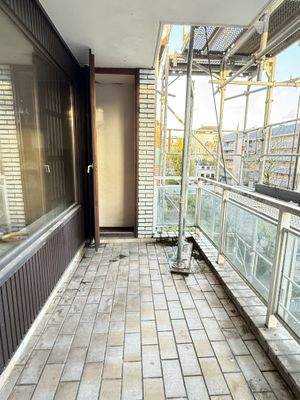 Balkon mit Abstellraum