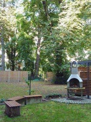 Innenhof_mit_Grillplatz